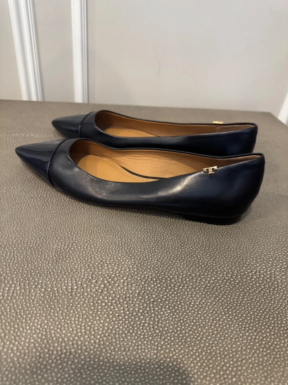 Tory Burch Chelsea Black Pointed Patent Toe Cap Flat Size 7M